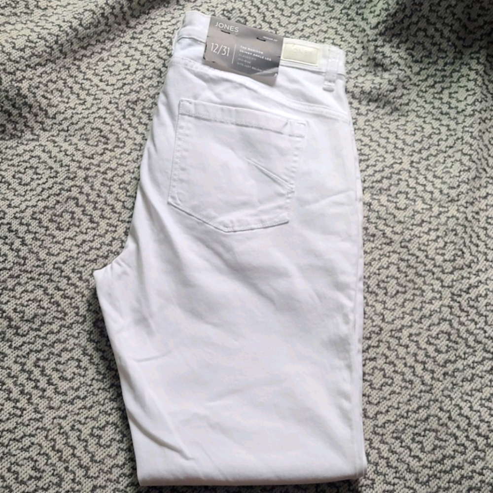 Essential White Jeans